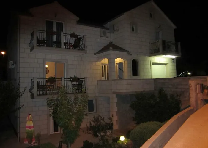 Apartment Nives B. Supetar