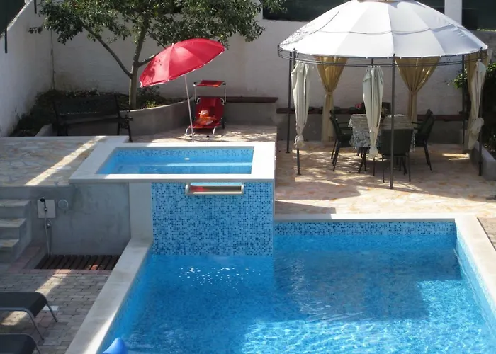 Nives B. Апартаменты *