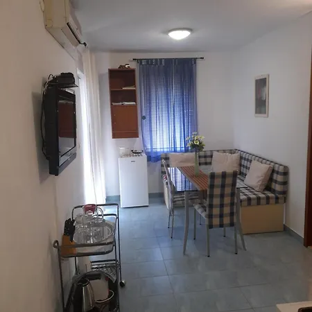 Nives B. Apartman