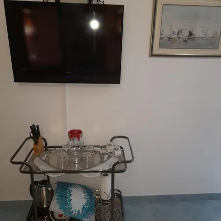Nives B. Apartman Supetar